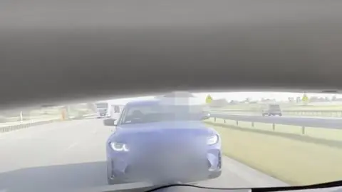 Kierowca niebieskiego bmw został ukarany przez sąd