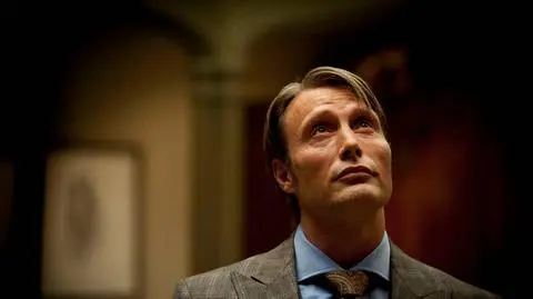 Mads Mikkelsen zastąpi Johnny'ego Deppa w roli Grindelwalda. (Tutaj jako Hannibal Lecter)
