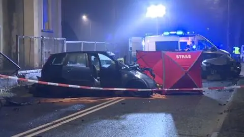 Zderzyły się trzy auta, jedna osoba nie żyje. Kierowcę znaleziono kilka godzin później w zaroślach