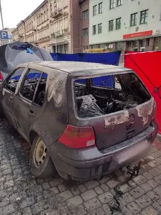 Spalony samochód w centrum Przemyśla