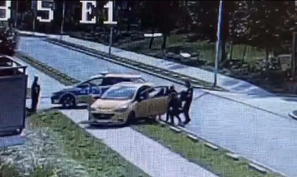 Nagłe drgawki w zamkniętym samochodzie