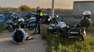 Nastolatek uciekał przed policjantami przerobionym crossem