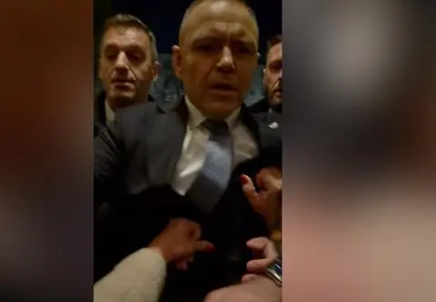 Nawrocki wszedł do Trybunału. Berek: zaczął przepychać się przez sędziów