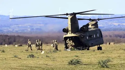 "Niszczą amerykańską reputację". Wzywają Bidena do zamykania zagranicznych baz