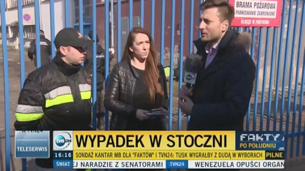 W gdyńskiej Naucie przewrócił się dok z remontowanym statkiem