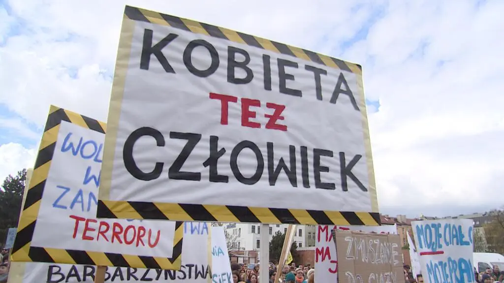 "Chcemy zdrowia, nie zdrowasiek". Protest przeciwników zakazu aborcji