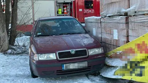 Zderzenie dwóch aut i cysterny, na miejscu lądował śmigłowiec LPR