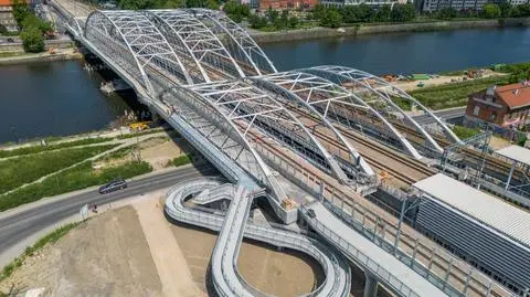 Nowa kładka pieszo-rowerowa nad Wisłą w Krakowie gotowa