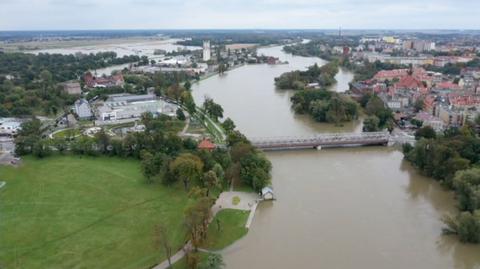 Brzeg przygotowuje się na falę kulminacyjną. Ostrzeżenia