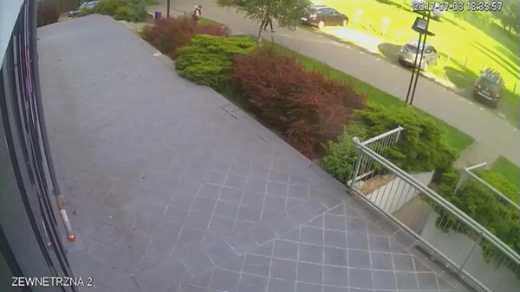 Zdarzenie nagrała kamera monitoringu