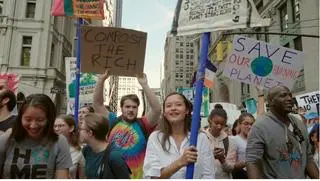 "Bigger Than Us" (reż. Flore Vasseur)