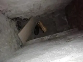 Skrytka miała około 150 cm wysokości