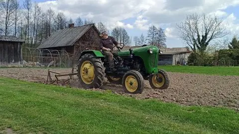 Właściciel używa go do pracy w ogródku z warzywami 