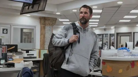 Noah Wyle czyli dr Robby w 3 sezonie "The Pitt"
