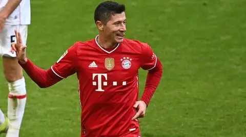 Był hat-trick, jest tytuł piłkarza kolejki. Lewandowski porównany do wybitnego hokeisty