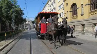 135 lat