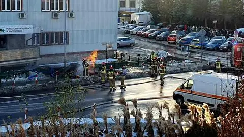 Pożar gazociągu przed urzędem w Wadowicach