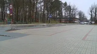 Targ w Nowej Dębie, gdzie małżeństwo sprzedawało swoje wyroby 