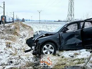 Zderzenie pociągu pasażerskiego z autem osobowym