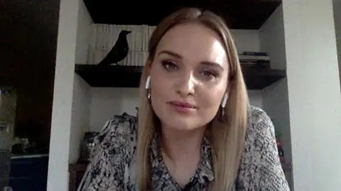 Jak pomóc bliskiej osobie, która zaczęła bać się wszystkiego? Podpowiada "Koronawirus. Raport"