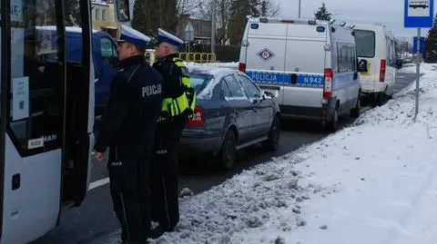 Policjanci sprawdzali trzeźwość kierowców busów i autobusów