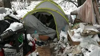 Mieszkała z dwuletnią córką w namiocie