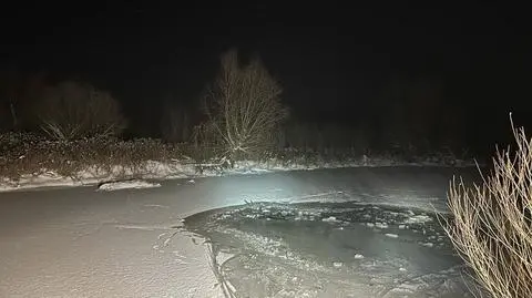 Po szkole poszedł na ryby. Ciało nastolatka spod lodu wydobyli strażacy