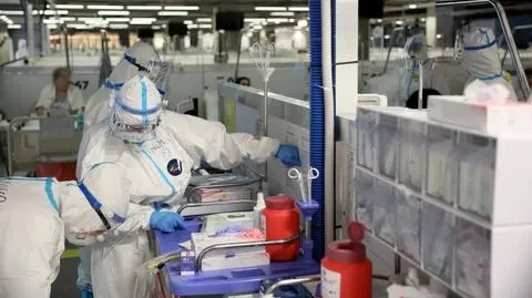 Brakuje leku na COVID-19? "Szpital zamówił 1000 dawek, a otrzymał jedynie 16". Resort odpowiada