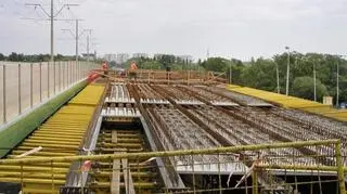 Budowa wiaduktu dla samochodów