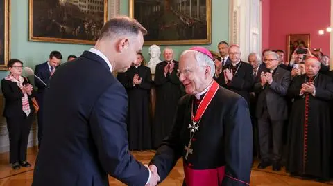 Abp Marek Jędraszewski odznaczony przez prezydenta Andrzeja Dudę Krzyżem Komandorskim Orderu Odrodzenia Polski