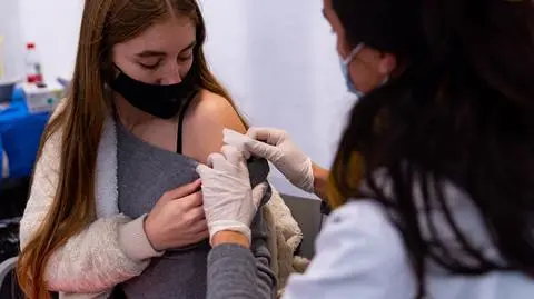 Jest decyzja w sprawie szczepień przypominających dla starszych nastolatków