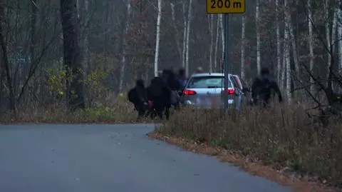 "Wynagrodzenie otrzymuję dopiero, gdy mój klient dotrze do Niemiec". Kto i ile zarabia na przemycie ludzi? 