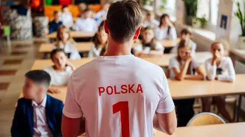 Chiński Big Tech i "miliard smartfonów". Kim jest nowy doradca rządu od sztucznej inteligencji?