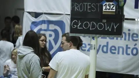Rezydenci wznawiają protest głodowy