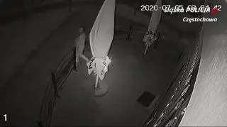 Podpaliła parasol w ogródku letnim, jest poszukiwana