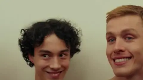 "W trójkącie", reż