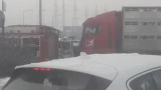 Trzy osoby jadące karetką zostały poszkodowane