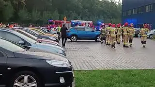 W hali znajdowały się 144 osoby