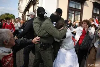 Zatrzymania podczas protestu kobiet w Mińsku