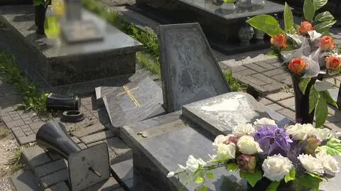 Na cmentarzu w Piekarach Śląskich zniszczono 42 nagrobki