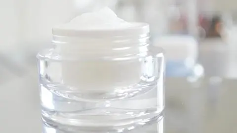 Kosmetyczny gigant wycofuje słowa "biały", "wybielający" i "jasny" z opisów produktów