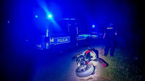 Zwrócił na siebie uwagę, bo jechał bez kasku. Policja ścigała go przez blisko 20 kilometrów