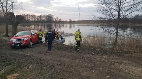 Łowili ryby, łódka się wywróciła i wpadli do wody. 16-latka nie udało się uratować 