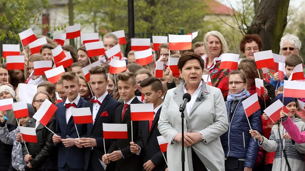Szydło: Polacy to jedna biało-czerwona rodzina