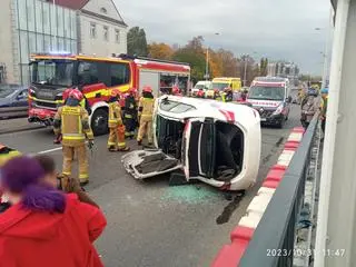 Auto na boku na Wisłostradzie