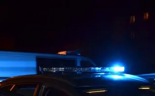 Dwulatek kaszlał, nie miał rękawiczek i bucika. Matka obok na ławce piła piwo, interweniowała policja
