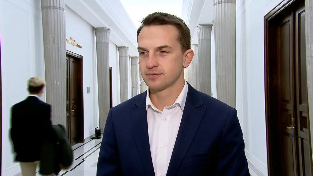 Szłapka: Kaczyński wykorzystał byłych funkcjonariuszy żeby się uwłaszczyć