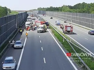 Wypadek dwóch osobówek na A4