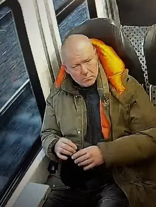 Policja publikuje wizerunek mężczyzny