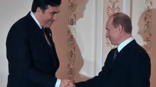 Chłodna uprzejmość